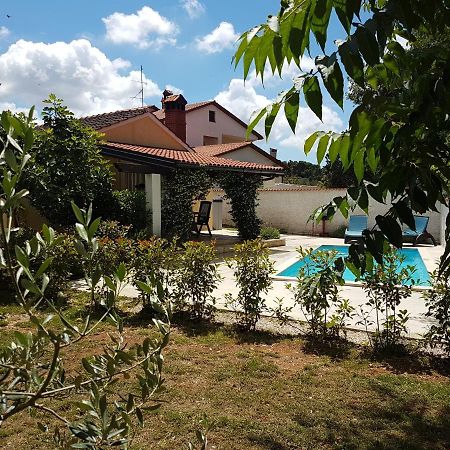 Вилла Rustic House With Private Swimming Pool Пула Экстерьер фото