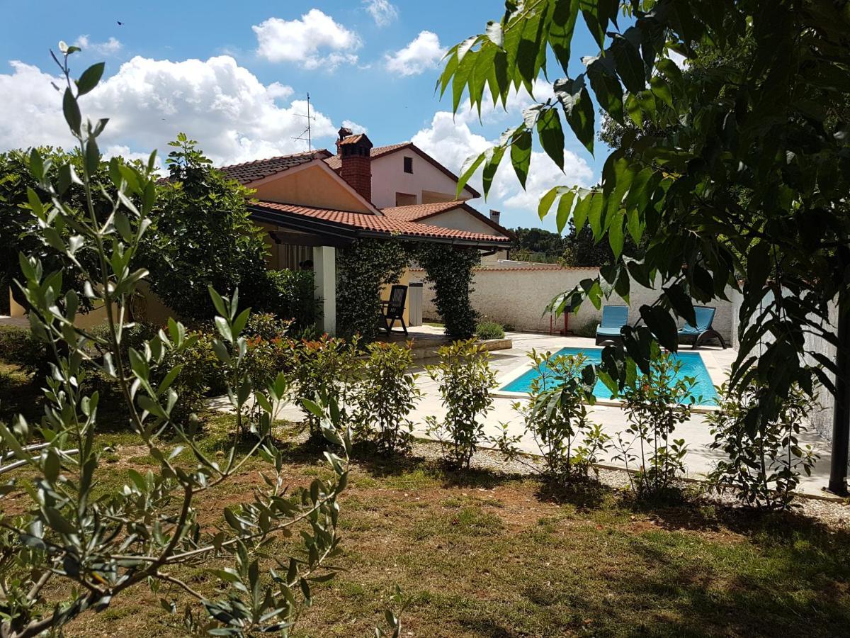 Вилла Rustic House With Private Swimming Pool Пула Экстерьер фото